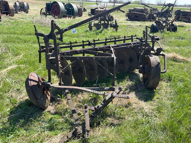 john-deere-disc-plow-image-14