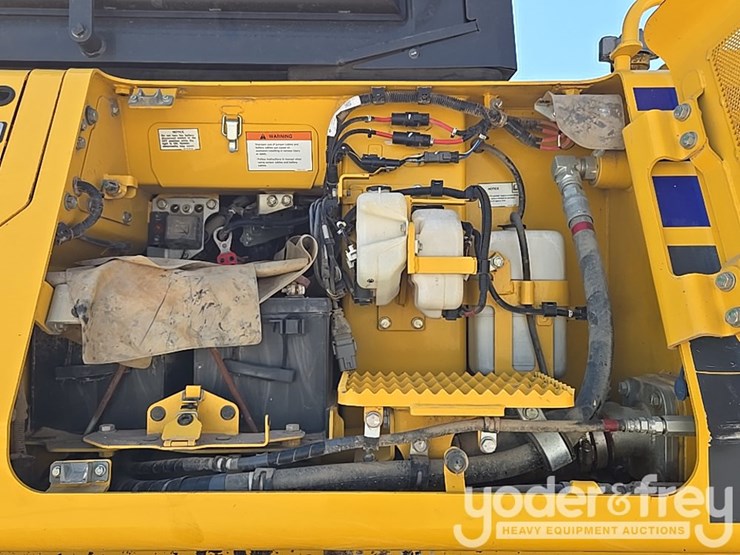 2023-komatsu-d61px-24-image-34