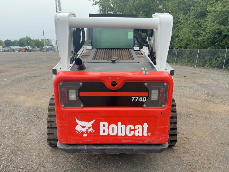 2020-bobcat-t740-image-4
