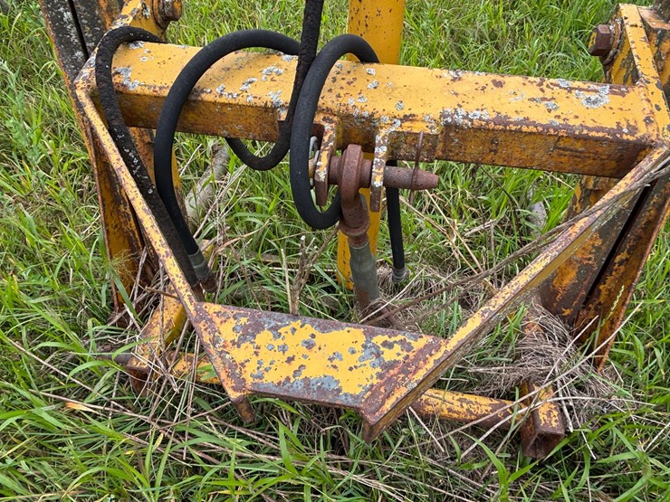 #2618-•-vermeer-3-point-bale-mover-image-10