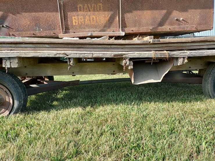 wagon-with-flare-box-image-6