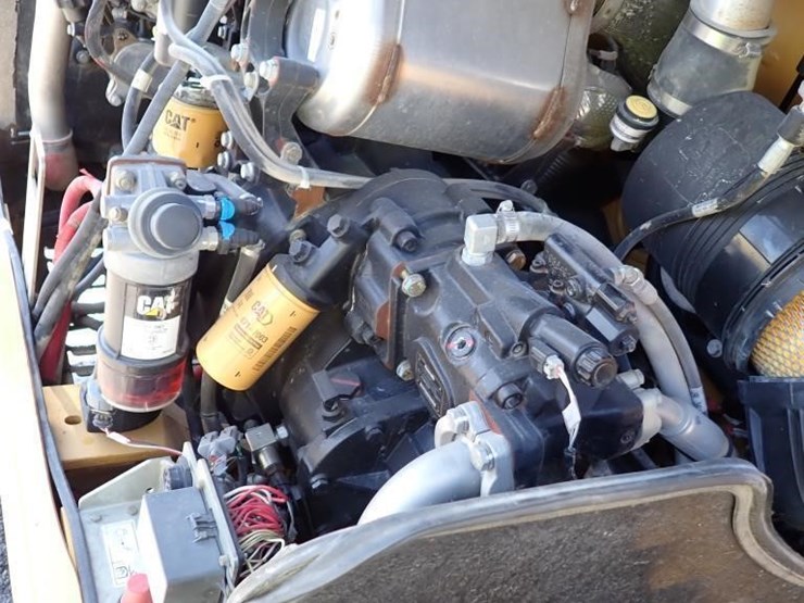 2020-caterpillar-tl943d-image-20