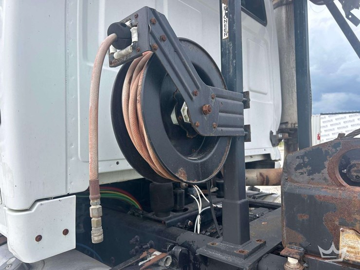 2007-sterling-l9500-image-27