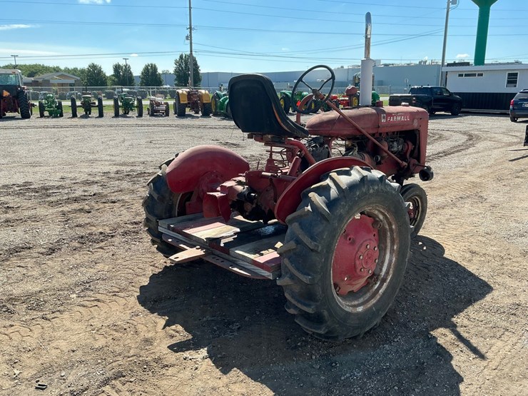 1946-case-ih-farmall-b-image-5