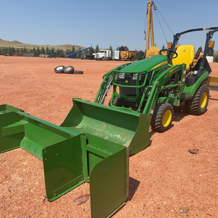 JOHN DEERE 1025