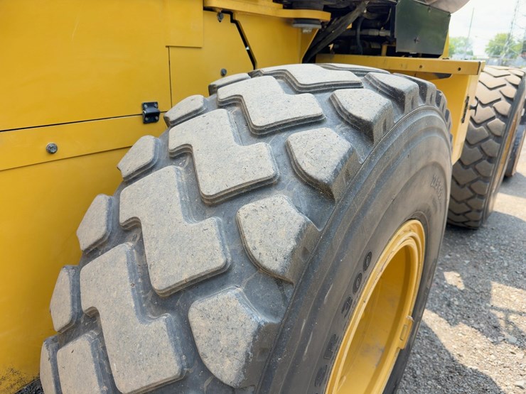 2017-caterpillar-926m-image-15