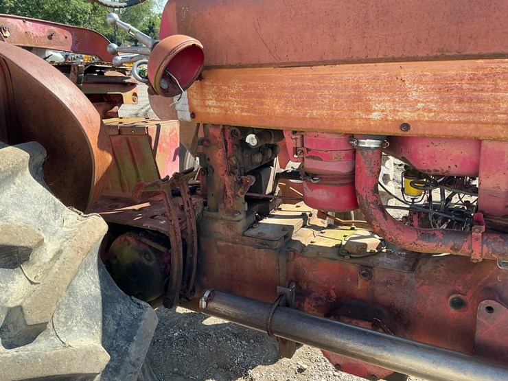 1960-case-ih-farmall-60-image-18