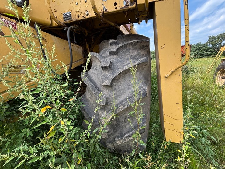 new-holland-tr86-image-23