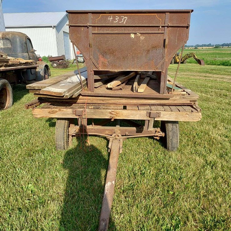 Wagon with Flare Box