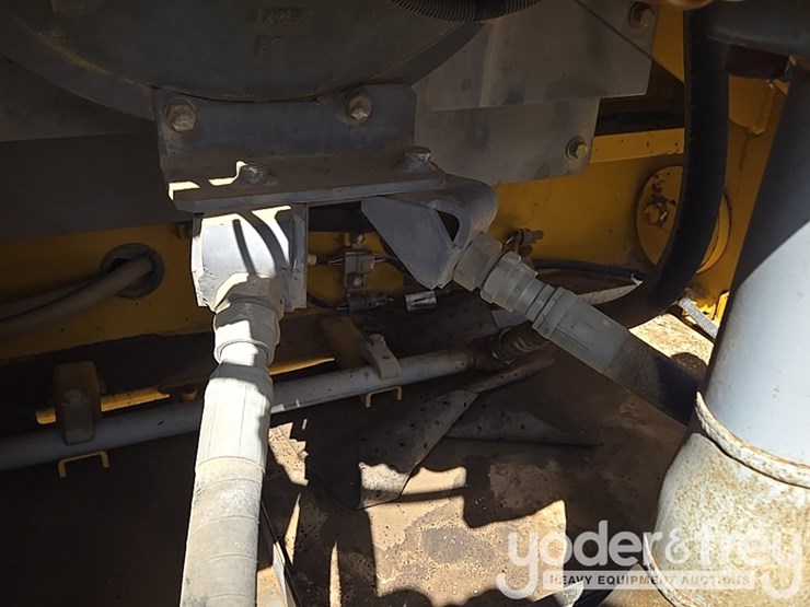 2011-deere-450d-lc-image-44