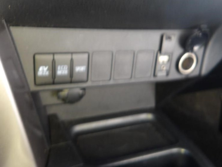2017-toyota-rav4-image-23