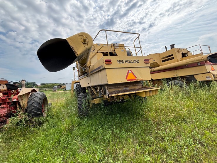 new-holland-tr98-image-7