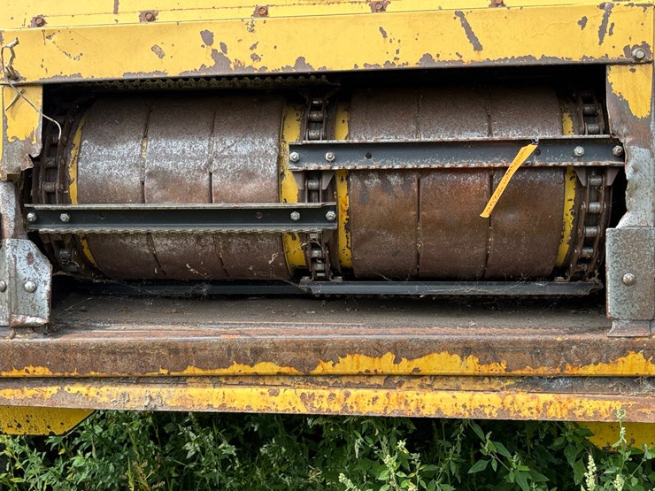 new-holland-tr86-image-29