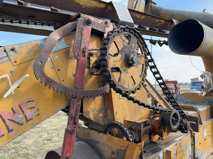 minneapolis-moline-model-dcorn-sheller-image-35