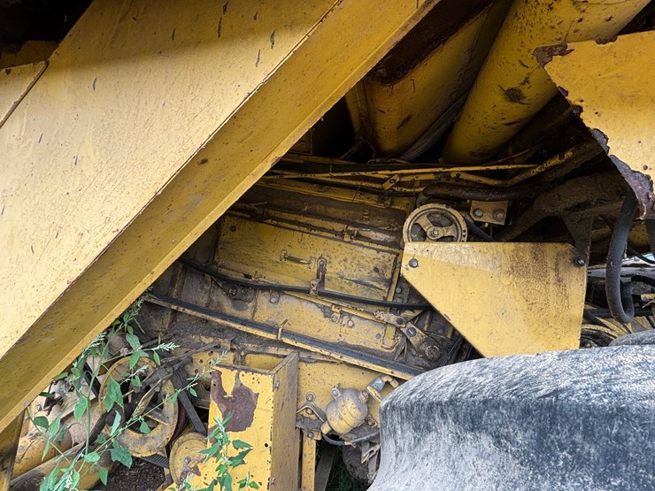 new-holland-tr86-image-37