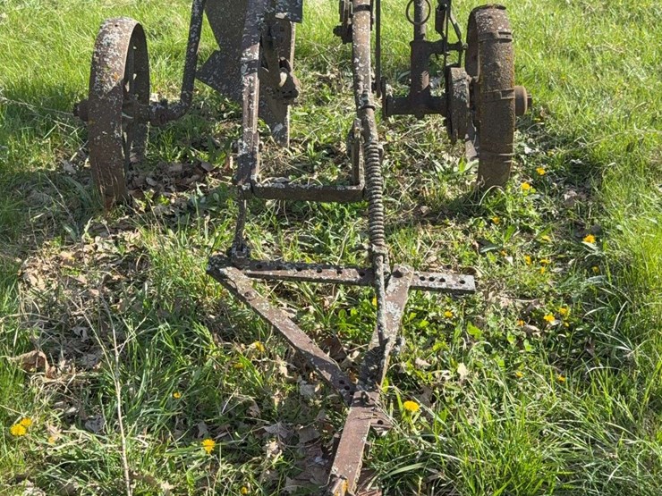 john-deere-12-image-6