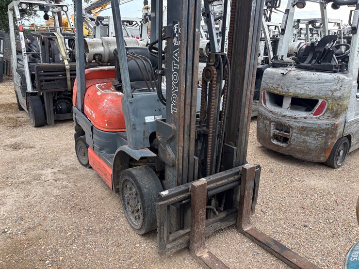 #2100-•-toyota-42-6fgcu25-forklift-image-4