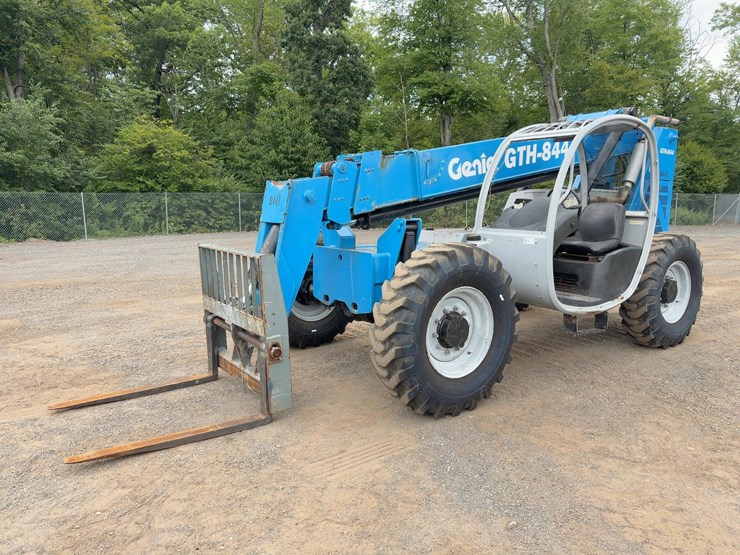 2012-genie-gth844-image-1