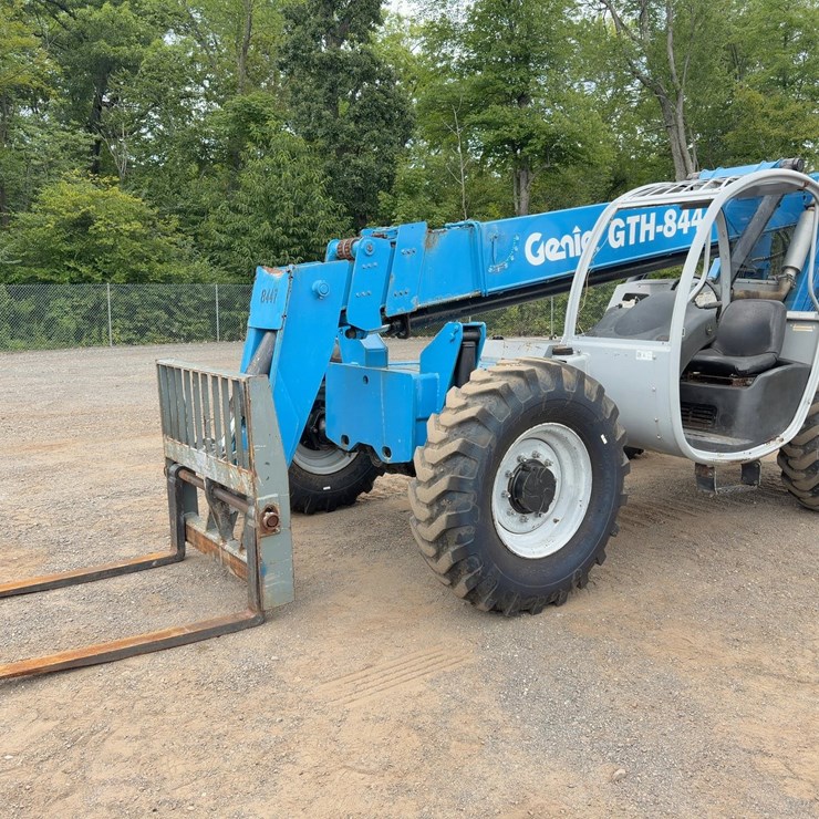 2012 GENIE GTH844