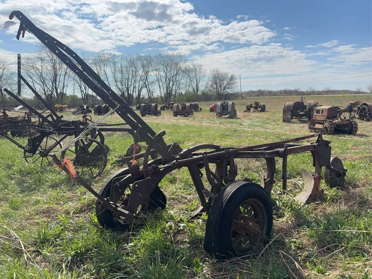 massey-ferguson-12-image-9