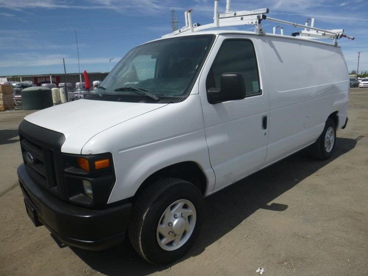 2011-ford-cargo-image-1
