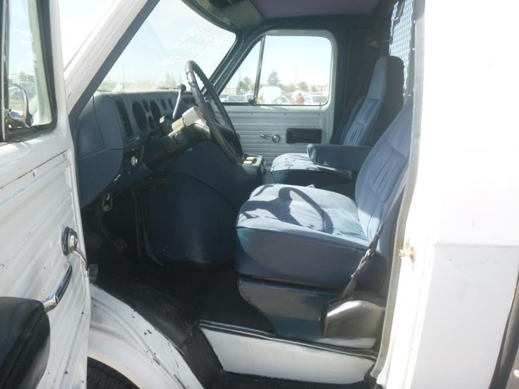 1988-chevrolet-g30-image-9