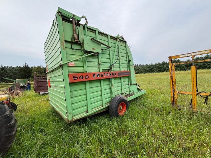 #2617-•-owatonna-540-stacker-image-6