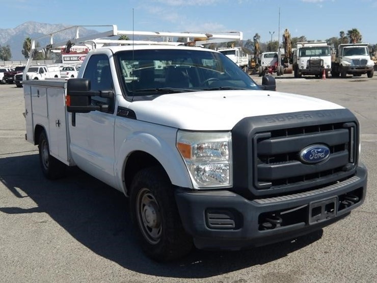 2016-ford-f250-xl-image-2
