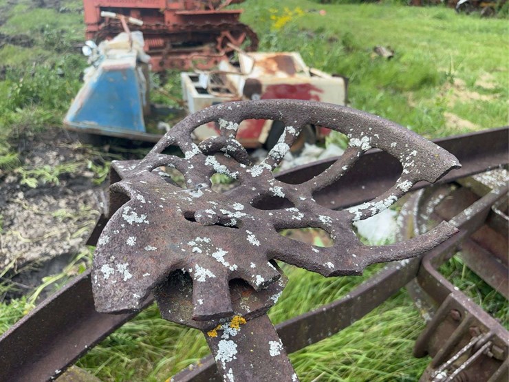 pull-type-road-grader-image-16