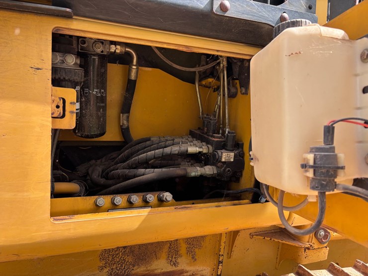 deere-650h-lgp-image-31