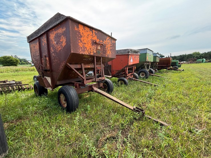 #2643-•-fleet-farm-gravity-box-on-running-gear-image-4
