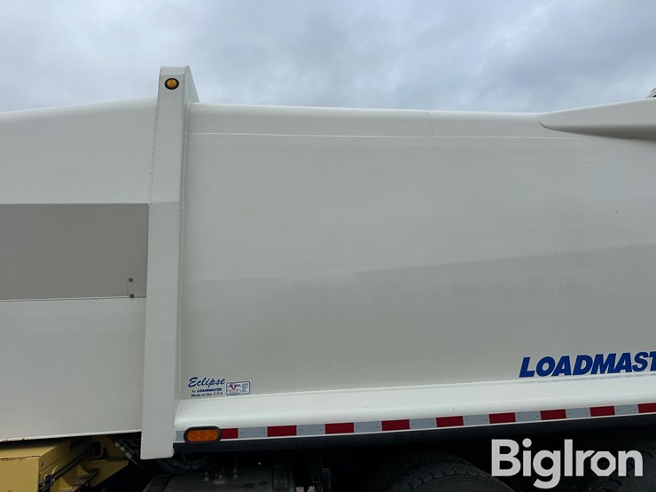 2024-mack-lr64-loadmaster-sideloader-t/a-garbage-truck-image-16