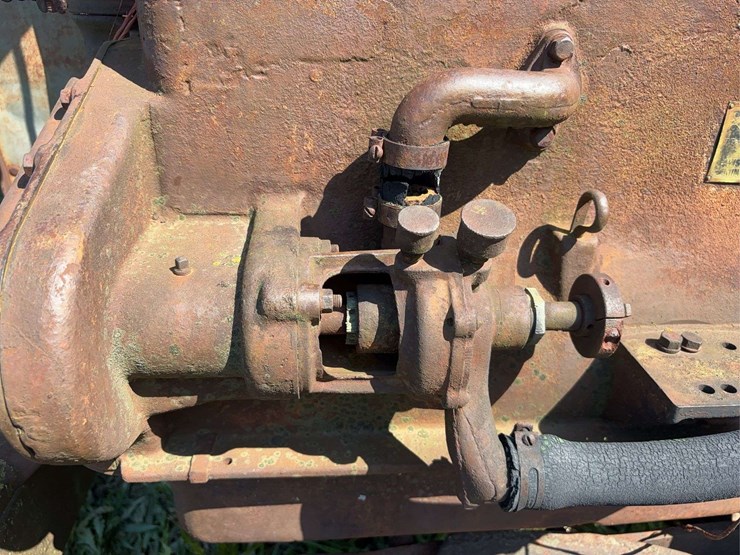 holt-caterpillar-pull-type-combine-image-18