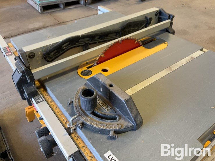 dewalt-table-saw-&-handheld-wood-working-tools-image-14