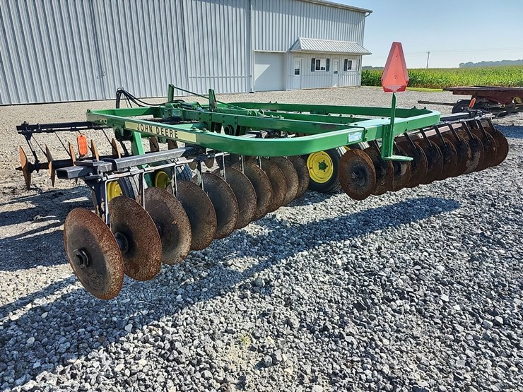 john-deere-210-image-6