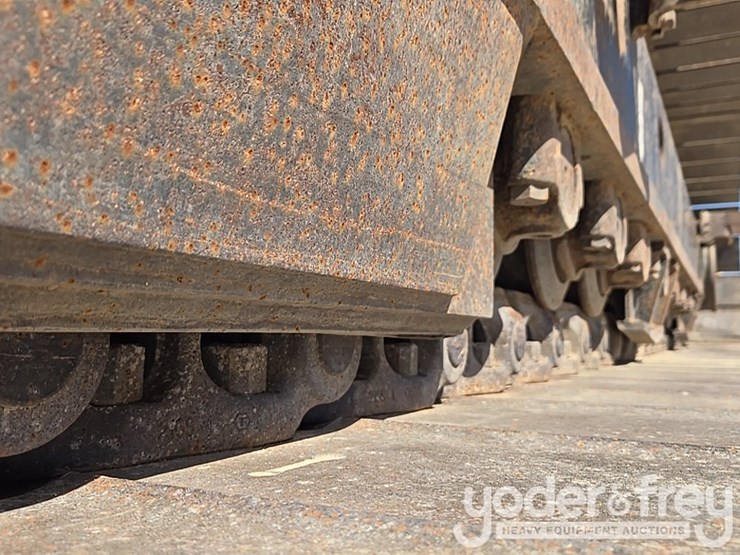 2011-deere-450d-lc-image-13