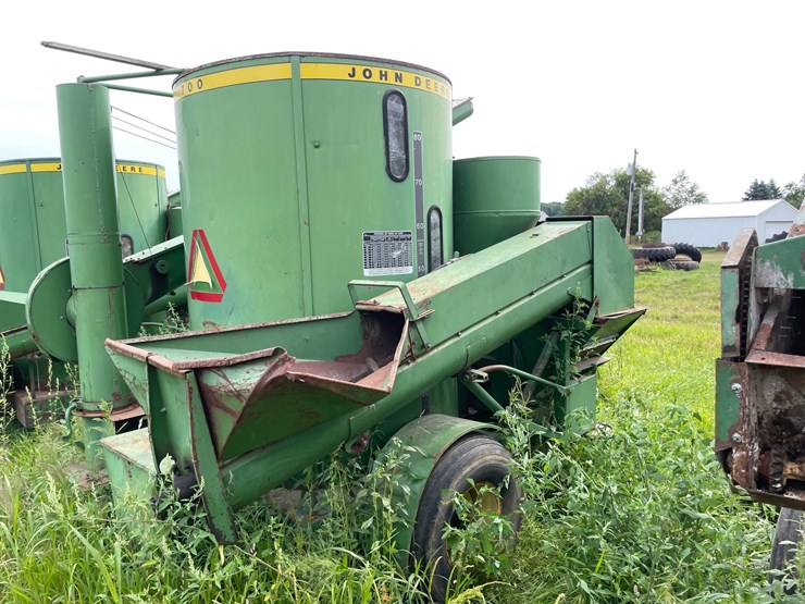 john-deere-700-image-2