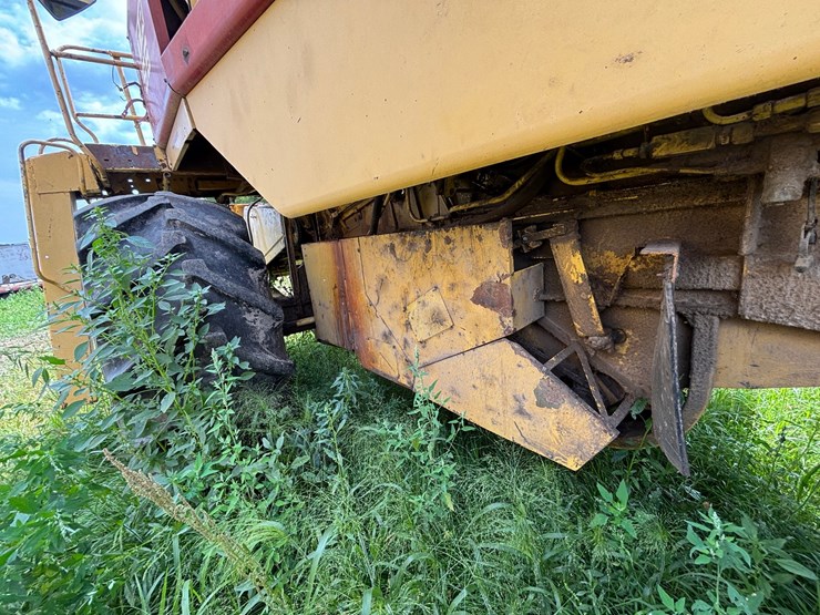 new-holland-tr86-image-13
