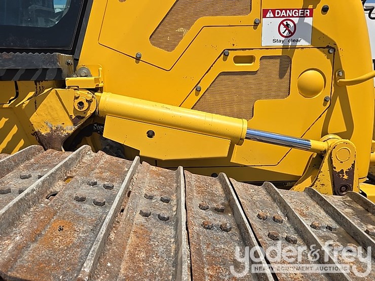 2023-komatsu-d61px-24-image-28
