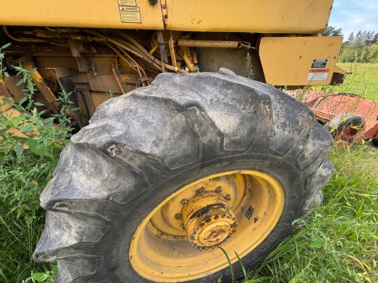 new-holland-tr86-image-16