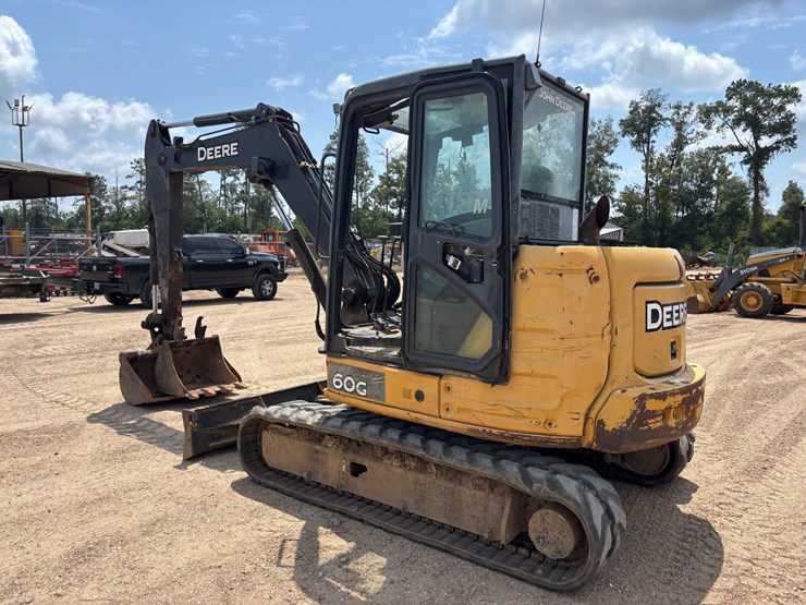 2017-deere-60g-image-4