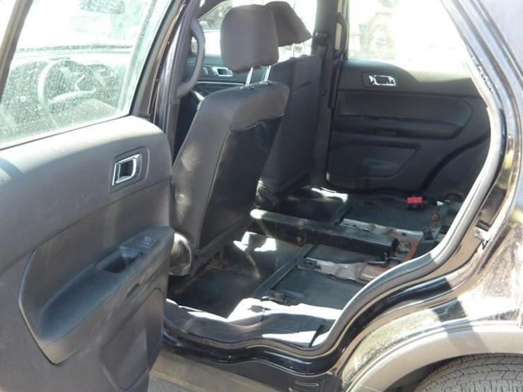 2019-ford-explorer-image-19
