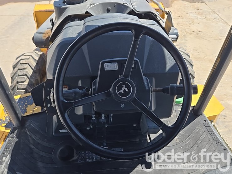 2019-deere-310sl-image-64