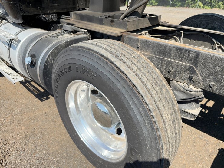 2018-kenworth-t680-image-14