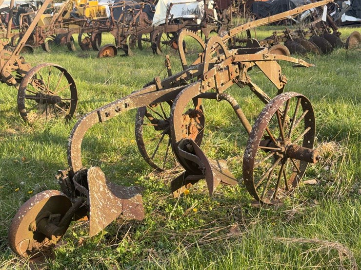 two-bottom-12”-pull-type-plow-image-2