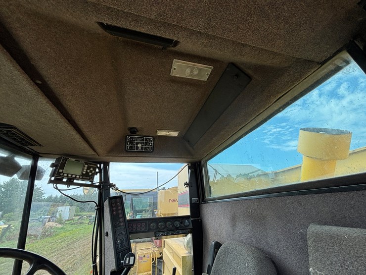 new-holland-tr98-image-31
