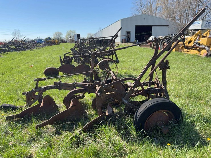 oliver-three-bottom-plow-image-1