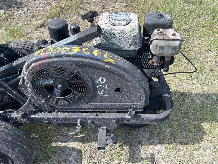 graco-linelazer-v-200hs-hp-airless-line-striper-image-9
