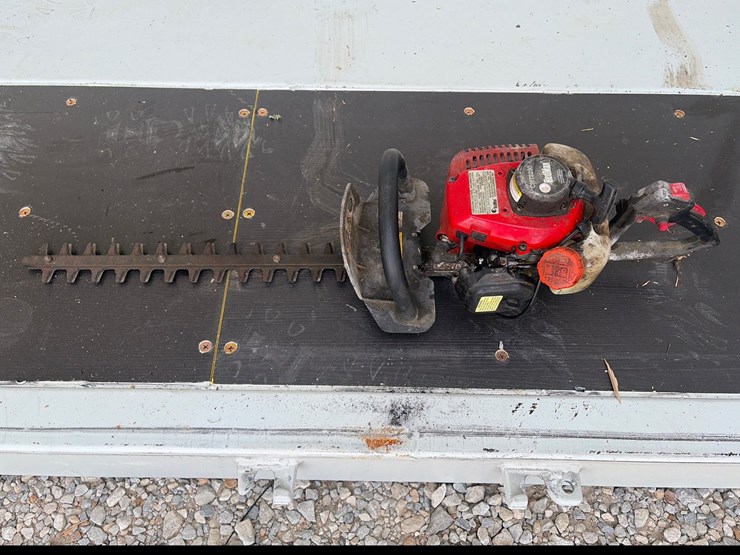 #35-•-red-max-cht2250-hedge-trimmer-image-1