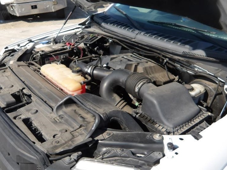 2017-ford-f150-image-13